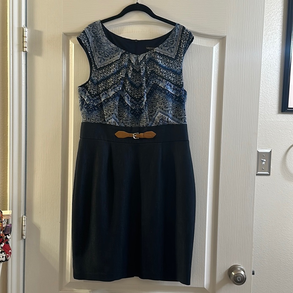 Bluejean like material on bottom Top is lined light weight mat.  paisley/chevron